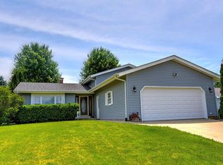 6568 Fernwood Dr, Lisle, IL