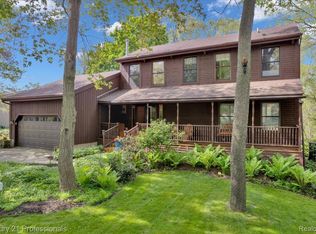 1155 Teakwood Cir, Haslett, MI 48840