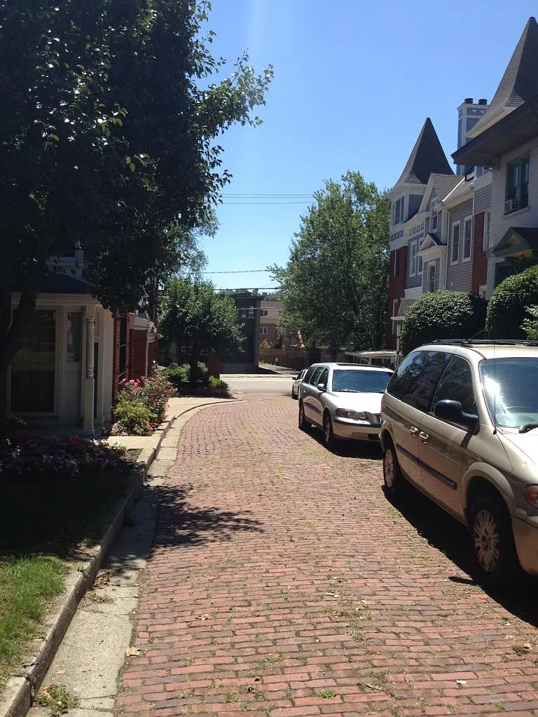1 bed, $1,600 — Photo 3