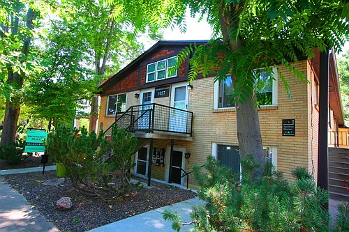 1057 N Marion St #2 Photo 1
