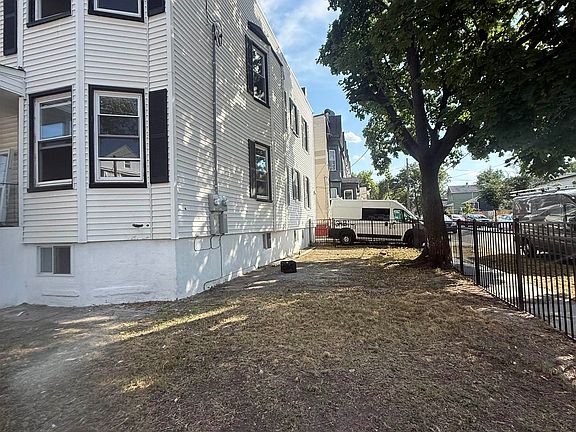 3rd image of 79 Warner Ave