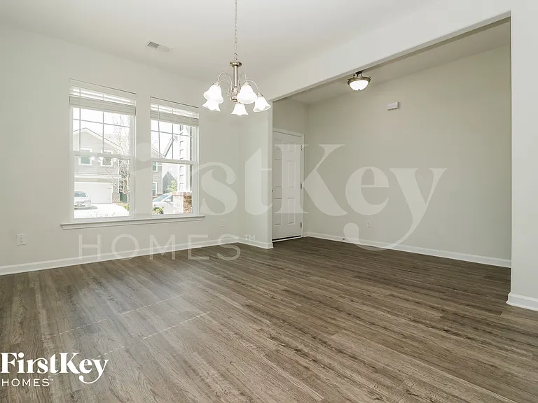421 Sanctuary Park Dr — Photo 4