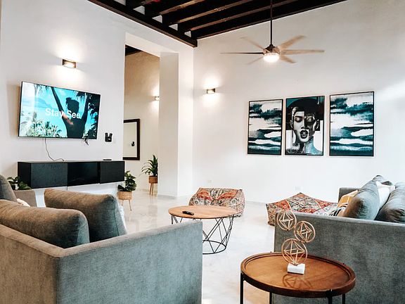 3rd image of 213 Calle Del Santo Crst #2