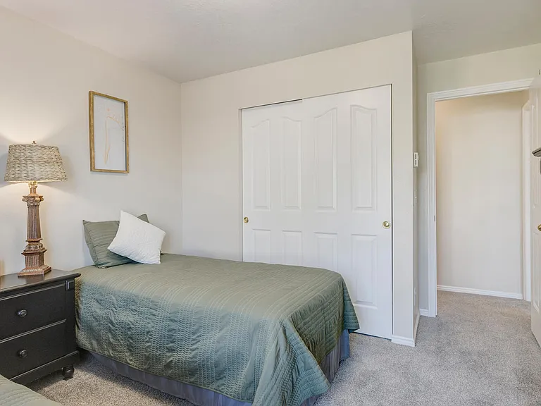 Parkwood Pointe Apartments — Photo 112