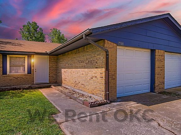 2nd image of 7500 NW 113th Pl