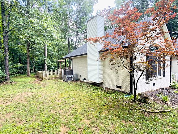 3rd image of 1681 Adswood Rd