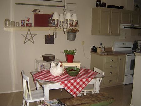 Kitchen Dining Area