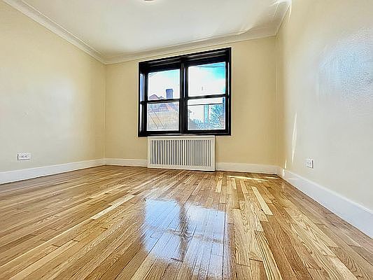 3rd image of 520 E 21st St APT 1S
