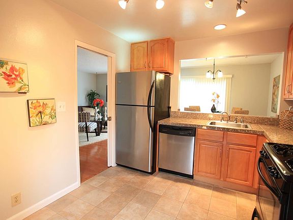 5th image of 87 Villa Dr