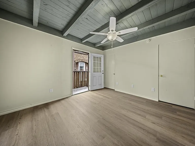 208 E Starr Ave #1 — Photo 12