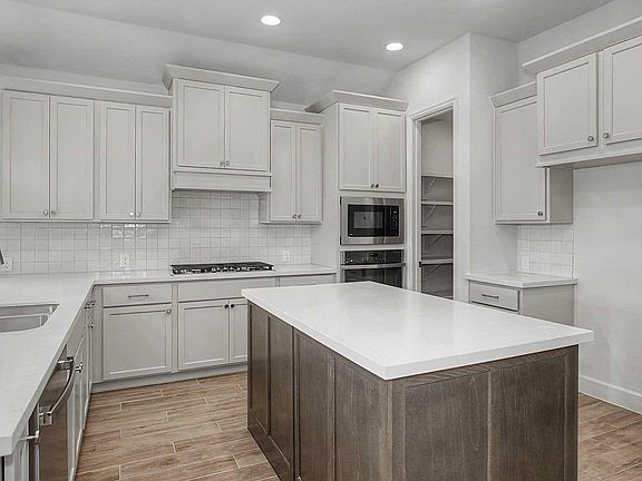 4th image of 19210 Satsuma Ridge Dr