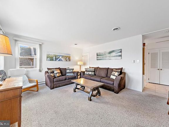 5th image of 130 Taylor Ave