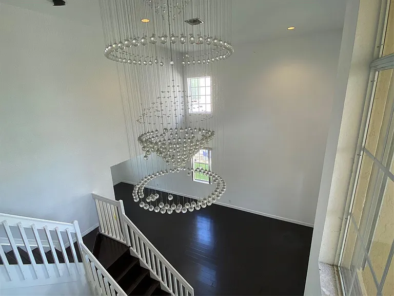 338 Cambridge Dr — Photo 7