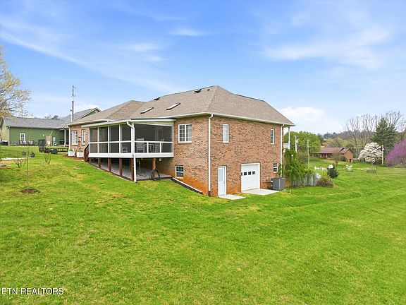 4th image of 504 Overlook Rd