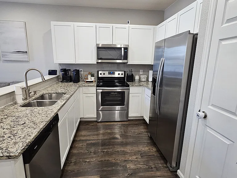 16091 E 47th Pl — Photo 4