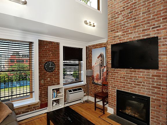4th image of 692 10th Ave APT 5A