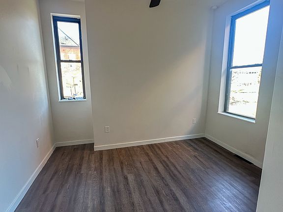 3rd image of 1533 Brighton Pl Floor 1