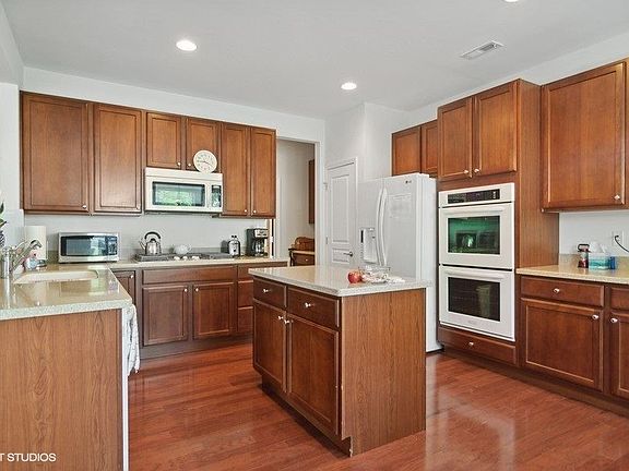 4th image of 3730 Melody St