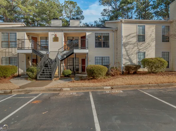 643 Windchase Ln, Stone Mountain, GA 30083