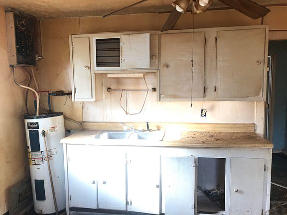 5th image of 915 Henderson Br
