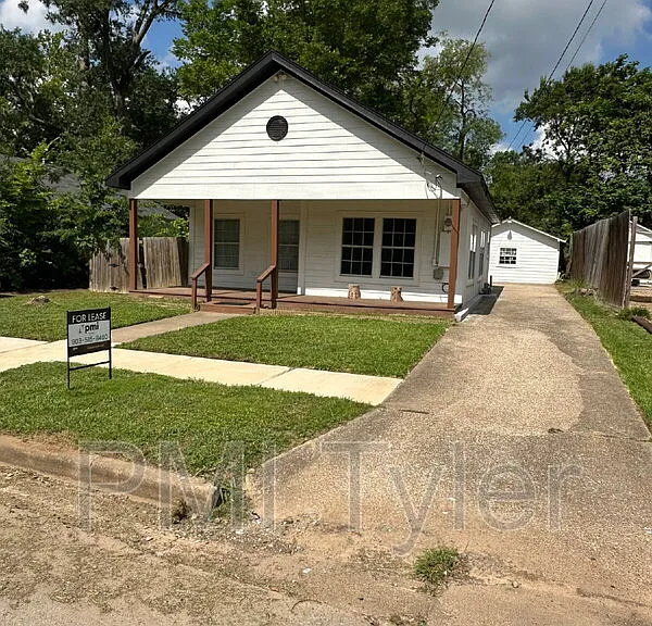 1115 S Robertson Ave — Photo 1