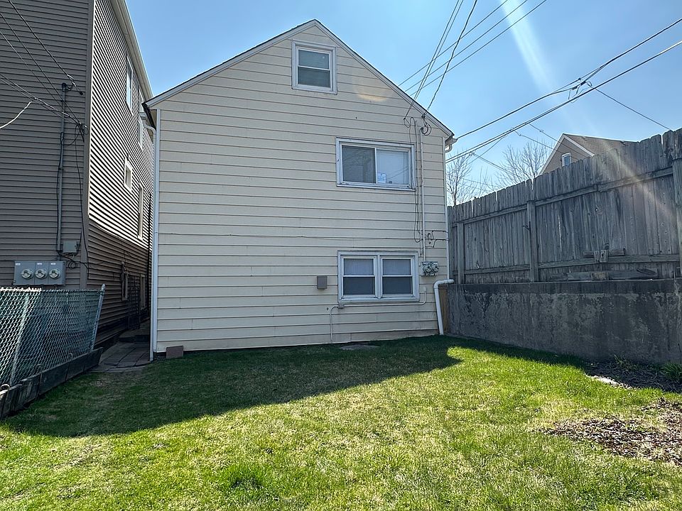 2nd image of 1242 W 32nd St