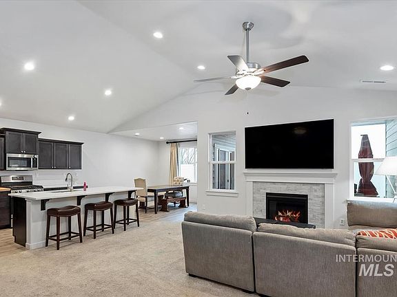 4th image of 18566 White Rose Pl