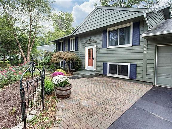 3rd image of 206 Whitehall Dr