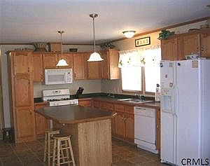 3rd image of 18 Jacob Dr