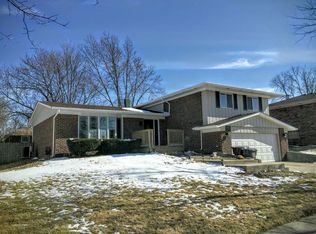 15405 Cherry Ln, Oak Forest, IL 60452
