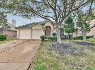 7415 Tranquil River Dr, Pasadena, TX 77505