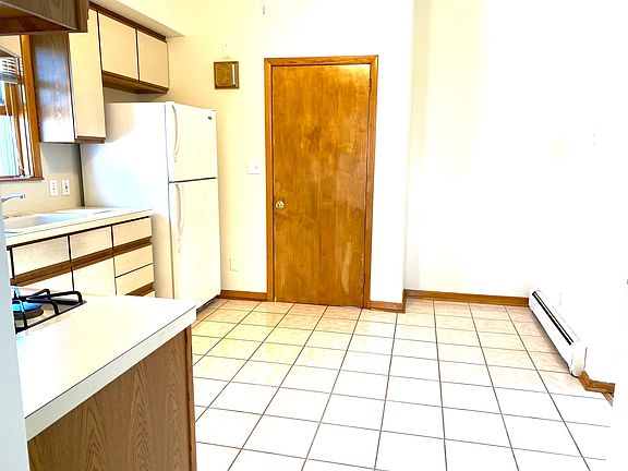 5th image of 291 Green Ave Floor 2