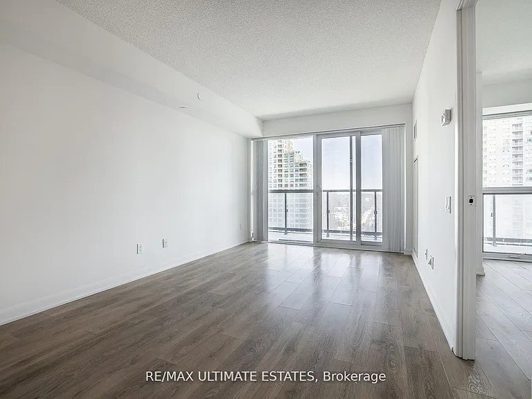 5168 Yonge St #711 — Photo 11