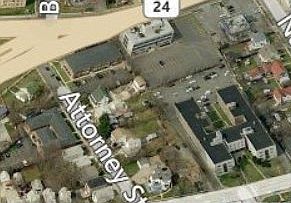 2nd image of 37 Peninsula Blvd