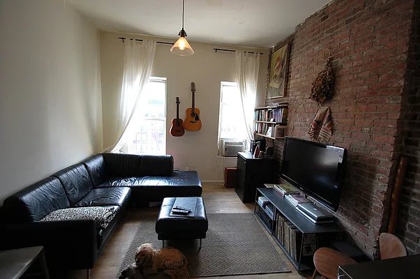 Rented by Bold New York | media 24