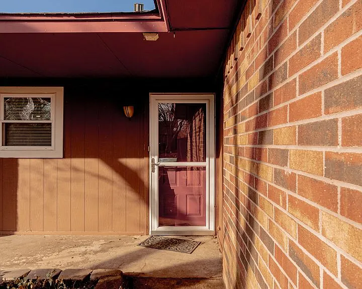 821 Peregrine Dr — Photo 7