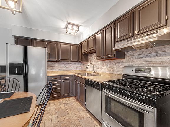 5th image of 1903 Worthington Dr