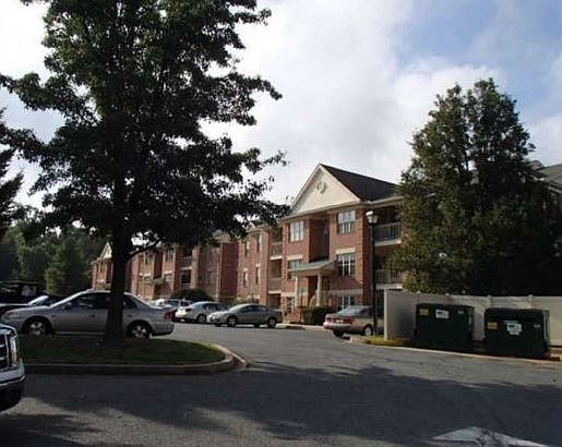 2nd image of 1717 Landmark Dr