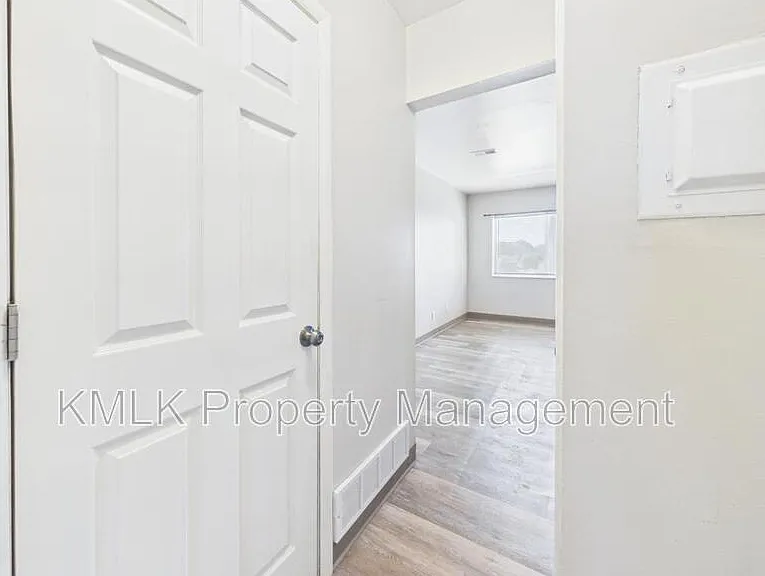 685 Sherman St — Photo 17