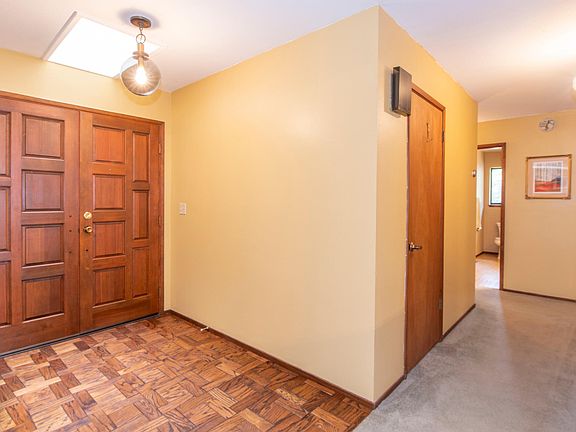 3rd image of 17351 Redwood Springs Dr