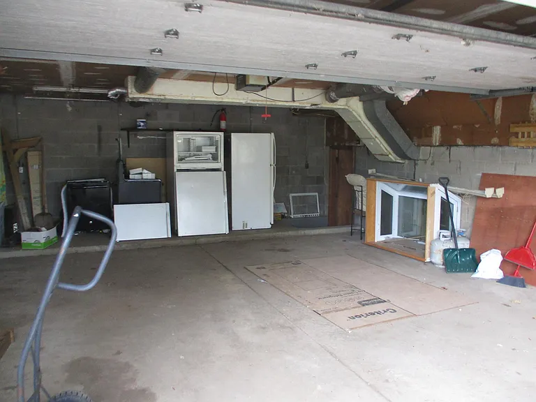 57103 Grand River Ave — Photo 8
