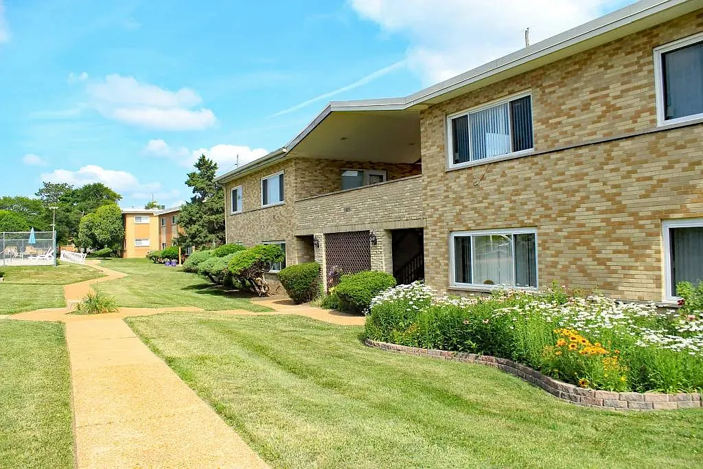 Eden Rock Apartments — Photo 4