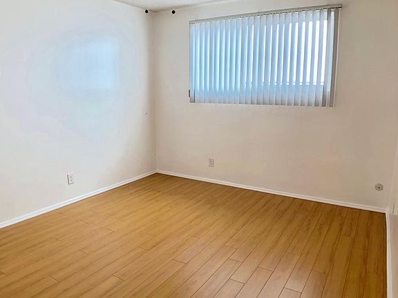 3rd image of 400 N Serrano Ave APT 206
