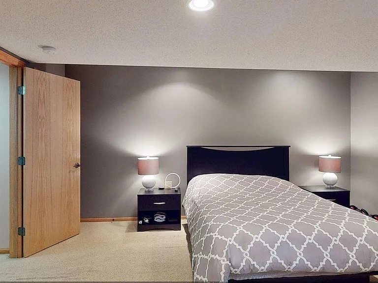 3057 Venice Ln NW — Photo 40