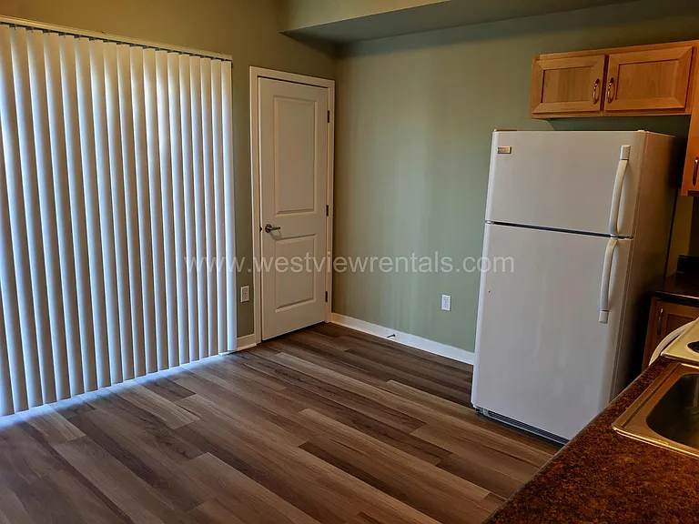 200 E Maple St — Photo 235