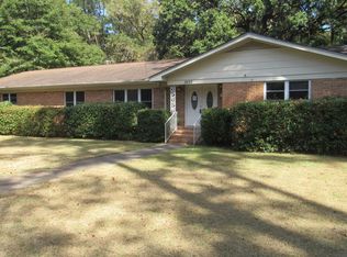 3223 Lakeshore Dr, Tallahassee, FL 32312