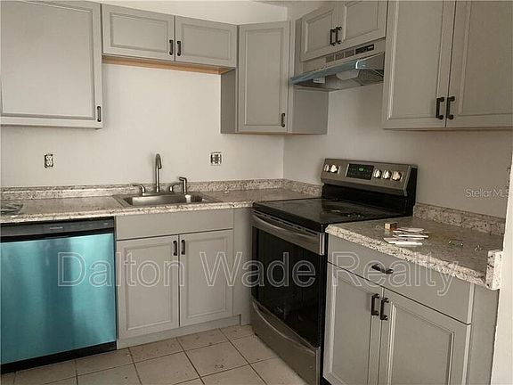 4th image of 230 Royal Palm Dr
