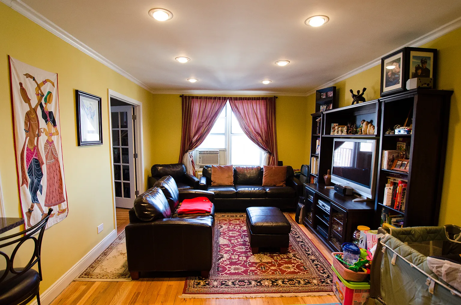 6730 Clyde St APT 7B photo 1