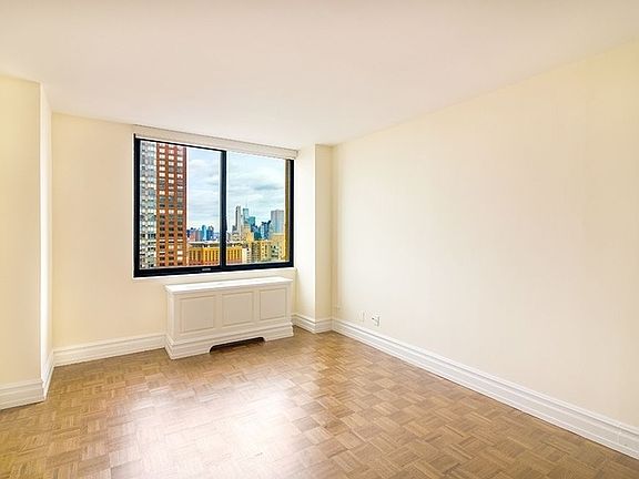 5th image of 145 W 67th St APT 22D