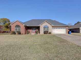 32 Village Creek Dr, Cabot, AR 72023